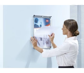 Prospektustartók, állványok, bemutatótáblák